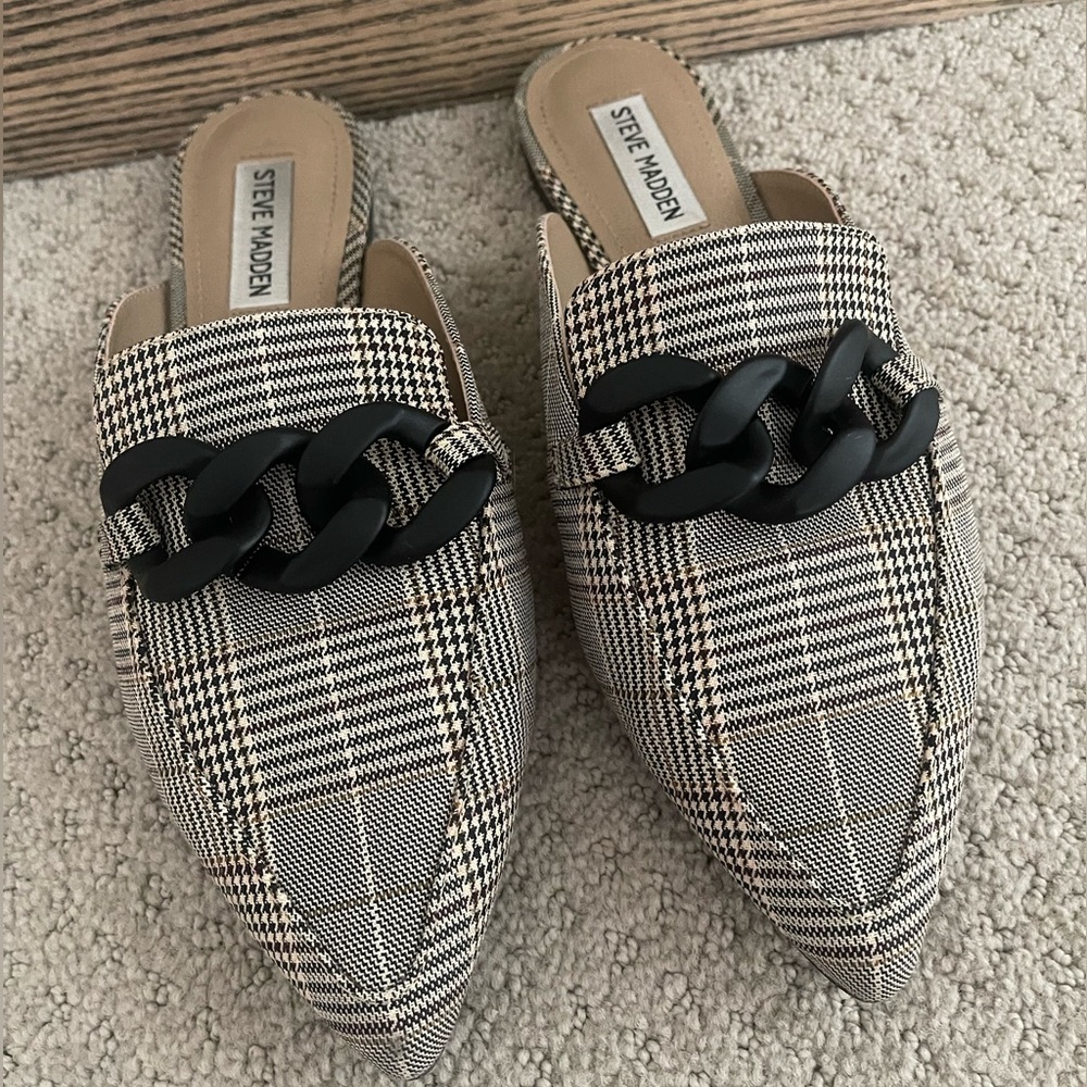 Steve Madden Fleur Pointed Toe Mule in Black Plaid